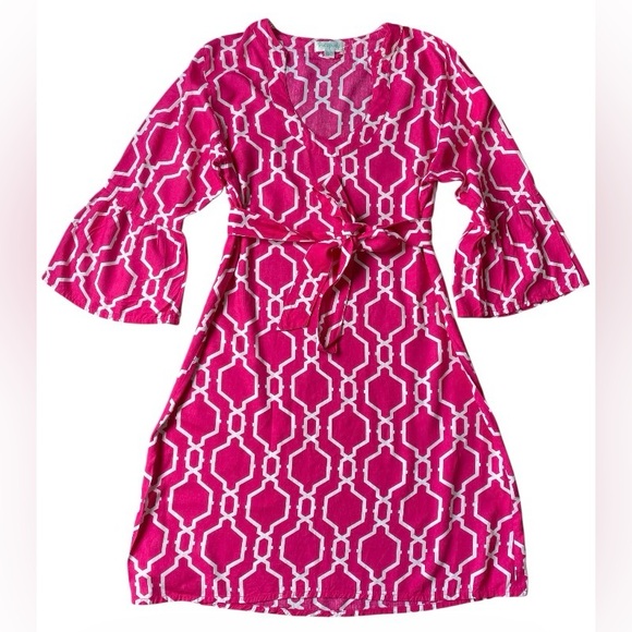escapada Dresses & Skirts - NWOT Escapada Fuchsia and White Geometric Mini Dress Size M
